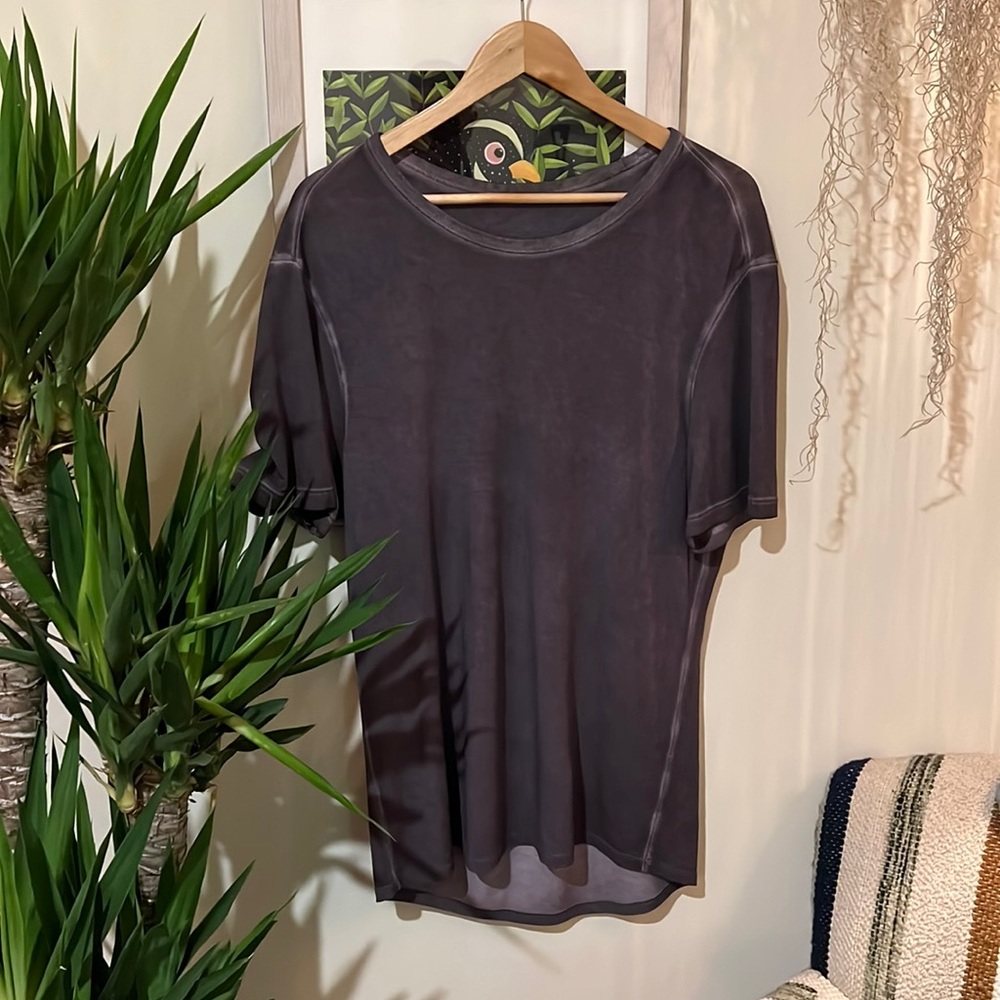 Lululemon 5 yr basic tee S